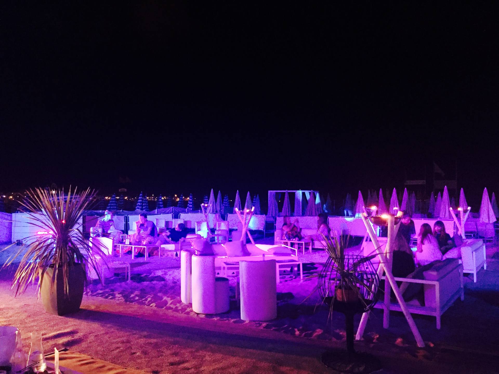 Premiere Soiree Sur La Plage Juste Maudinette 